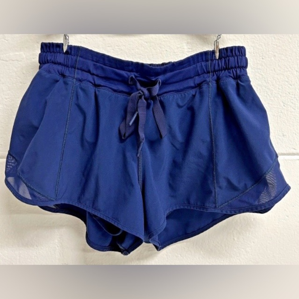 Lululemon Hotty Hot Low-Rise Lined Short 4" - Picture 2 of 2